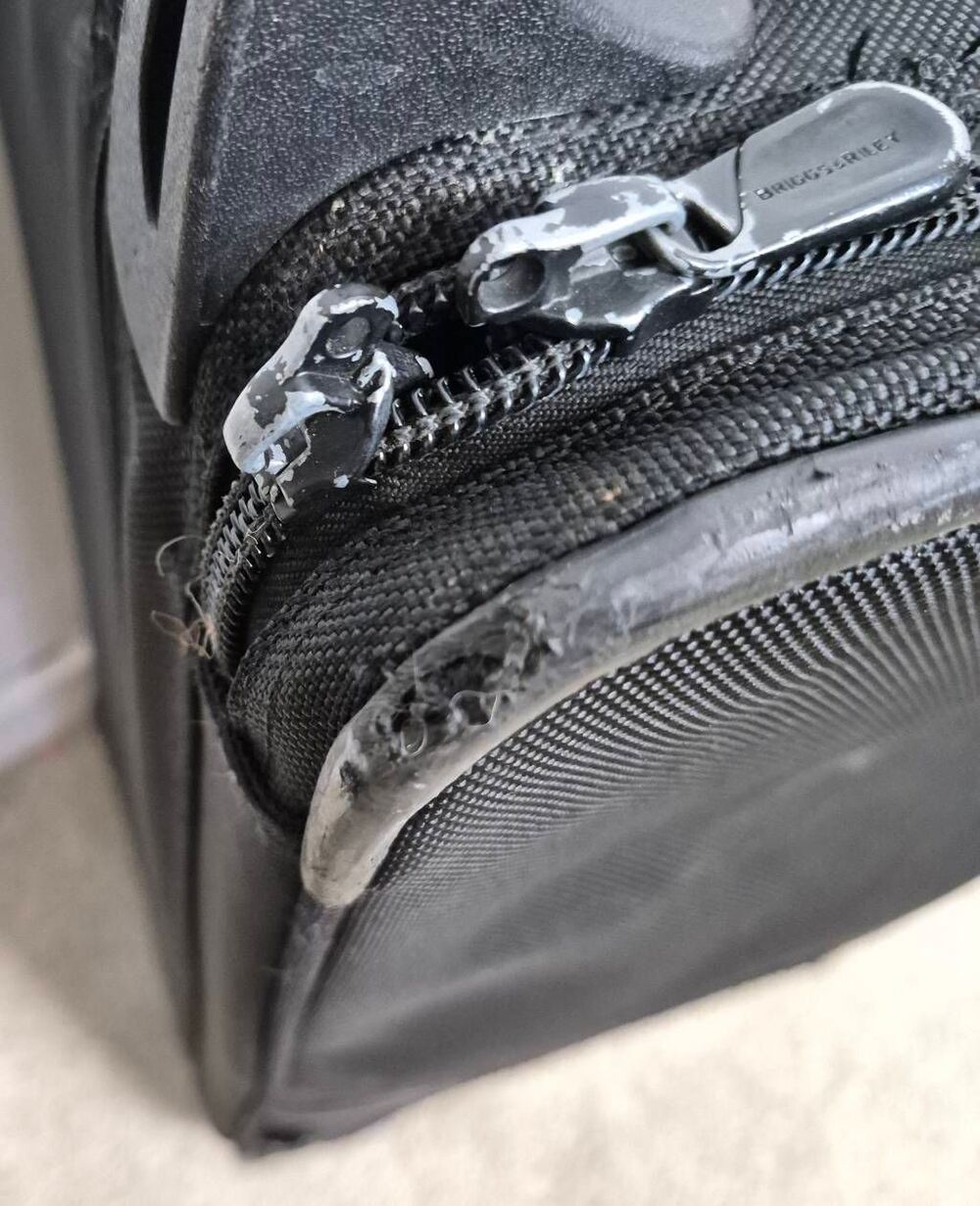 Briggs & Riley Baseline luggage - Picture 3 of 14